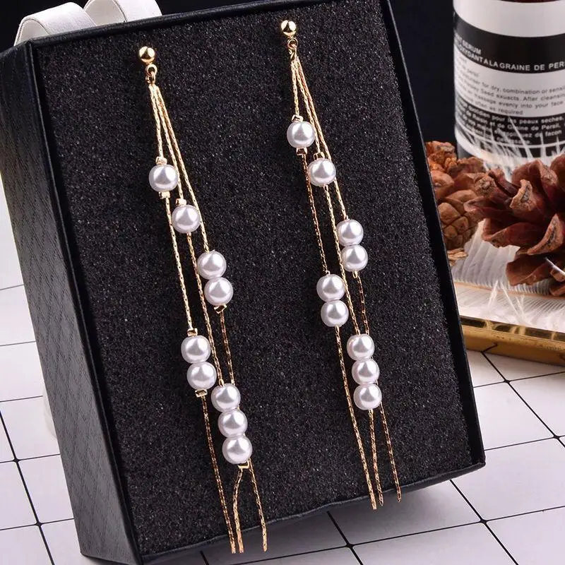 Gold Серебряные иглы корейские модные женские милые длинные серьги с искусственным жемчугом и кисточками для женщин Роскошные серьги с кристаллами - Окраска металла: Gold