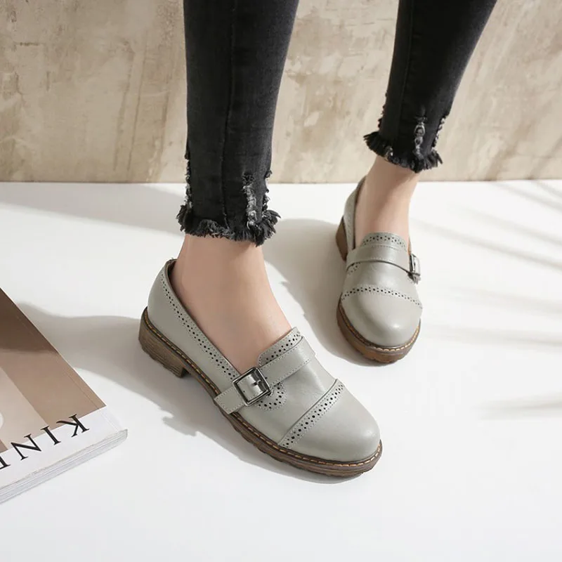 Дамы Повседневное Slip-On плоские легкие кожаные туфли Винтаж круглый носок с