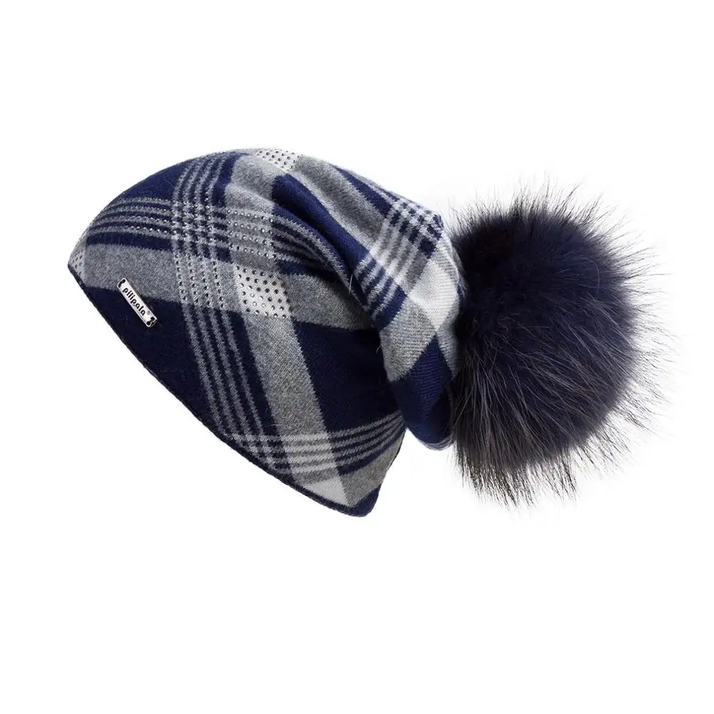 Blue(blue pompom) Кашемировая Шапка-бини большого размера с пушистым помпоном из натурального меха для женщин, зимняя теплая клетчатая шапка с помпоном Fur Story 17603D - Цвет: Blue(blue pompom)