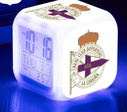Многоцветный Deportivo Alaves, S.A.D. Светодиодный Будильник La Liga футбольная команда цифровые часы 7 цветов флэш настольные часы USB Кабель Рождественская игрушка подарок - Цвет: Многоцветный