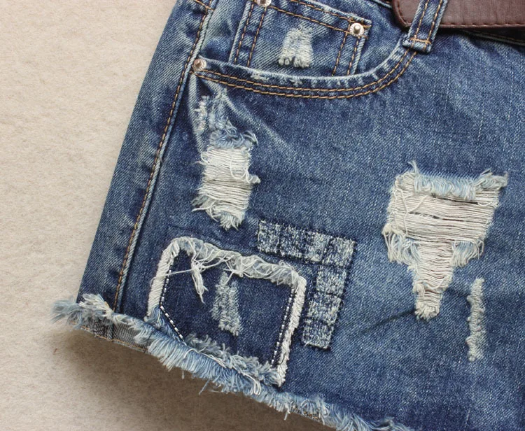 Летние женские джинсы с низкой талией светло синие заклепками в стиле панк 2017|women