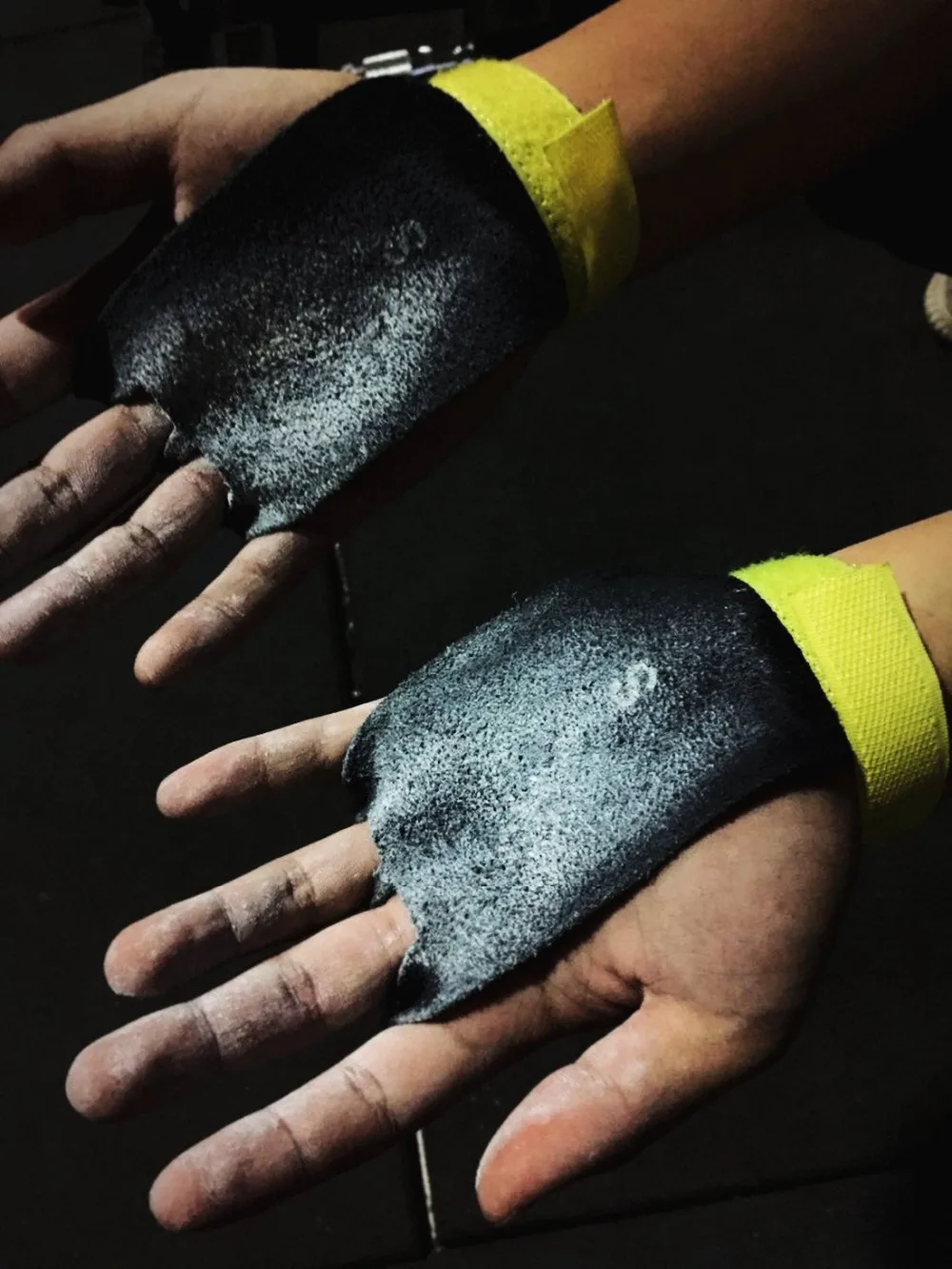 1 пара ручных ручек Crossfit потяните перчатку-текстурированная кожа защита для