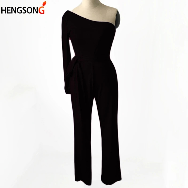 Женский модный офисный однотонный комбинезон стильный черный на одно плечо с