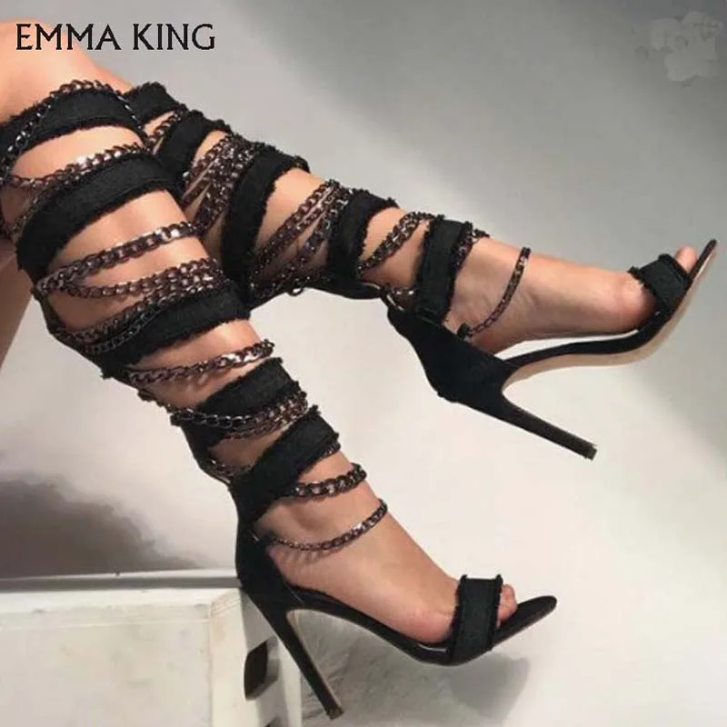 Emma king/Женская обувь до колена украшенная цепочкой черного цвета летние модные