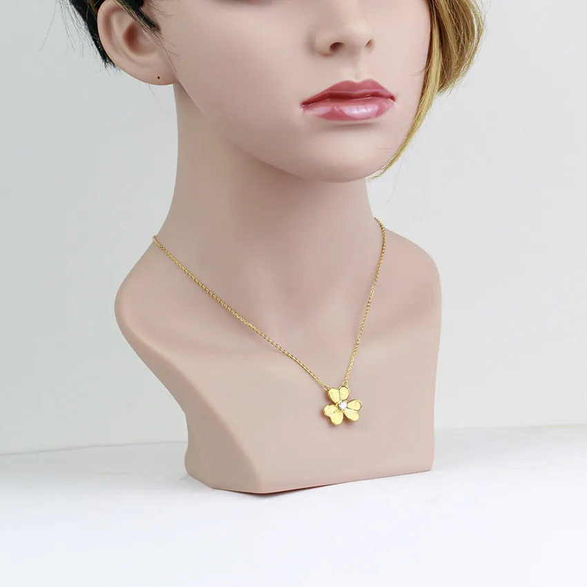 Цепочка с подвеской в виде четырехлистного клевера фианитом золотого цвета|four leaf