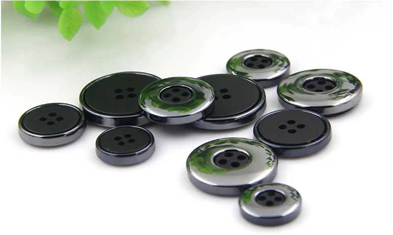 Одежда мужской костюм на пуговицах четырехглазный плоский женский маленький