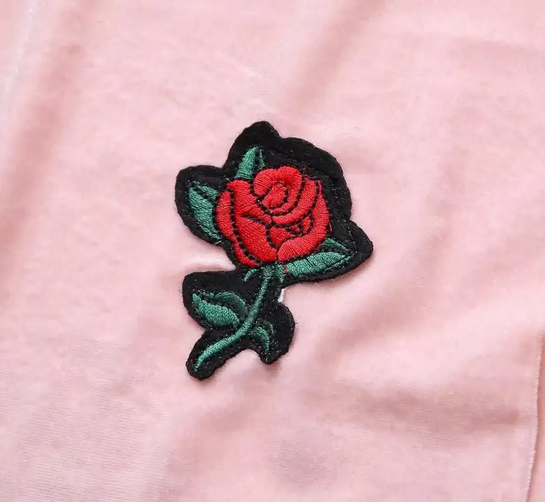 Женский бархатный комплект из 2 предметов двух с вышивкой розы топ лямкой на шее и