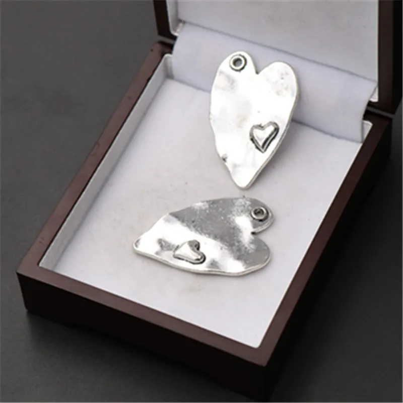 

WKOUD 4pcs Silver Color Metal Peach Hearts Glamour Alloy Pendants Necklace Bracelet DIY Jewelry Handmade Findings A1021
