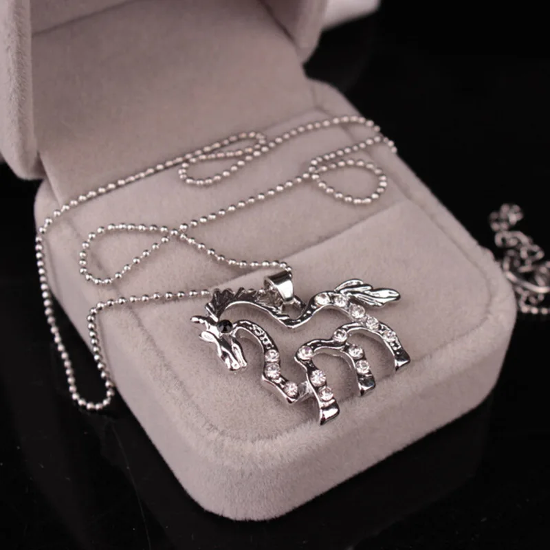 Модное ожерелье из сплава с полым кулоном в виде единорога лошади для женщин