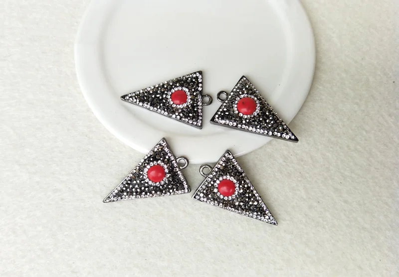 10 шт. Природный Druzy Howlite Красный Камень Треугольник Кулон проложить Кристалл