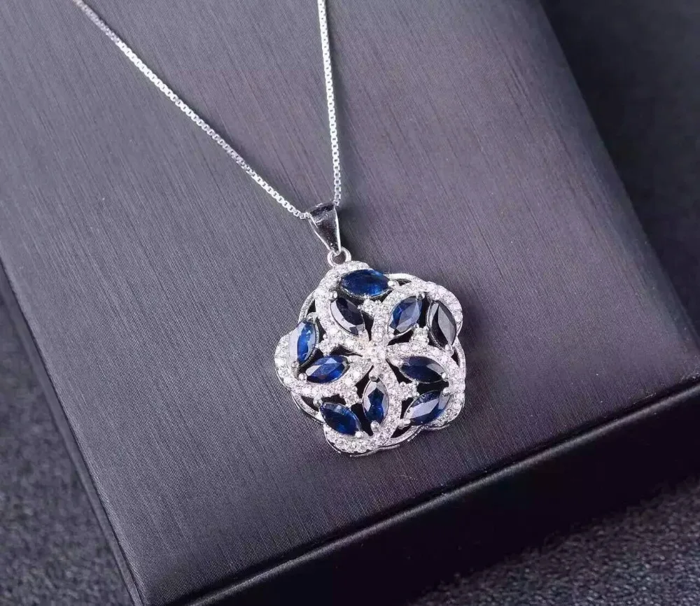 Подвеска из серебра 925 пробы с натуральным голубым сапфиром | Украшения и