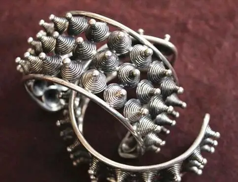 

Национальный особенности ручной работы Miao серебряный браслет #08 ^ @ ^ Новый Стиль Изысканный jewe благородный натуральный бесплатная доставка