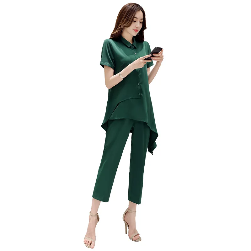 Новый темпераментный костюм с отворотом и короткими рукавами простой тренд
