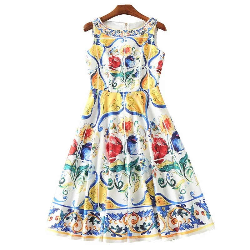 Женское модельное платье без рукавов дизайнерское мини с круглым вырезом и