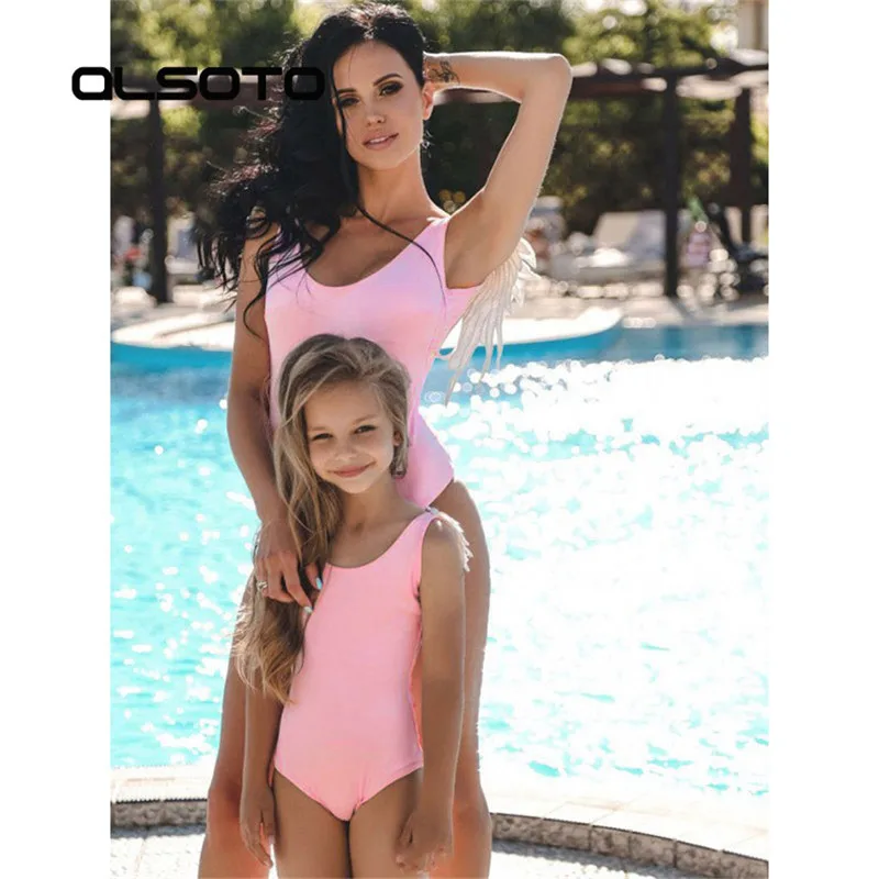 Женский слитный купальник на бретельках однотонный облегающий с открытой спиной