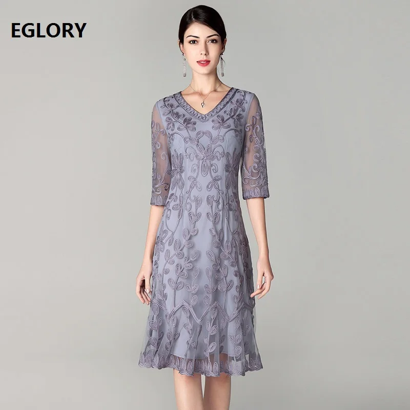 

XXXXL Dress Vestidos 2019 Summer Fashionable Women V-Neck Allover Appliques Embroidery 3/4 Sleeve Vintage Retro Dress 50s 60s