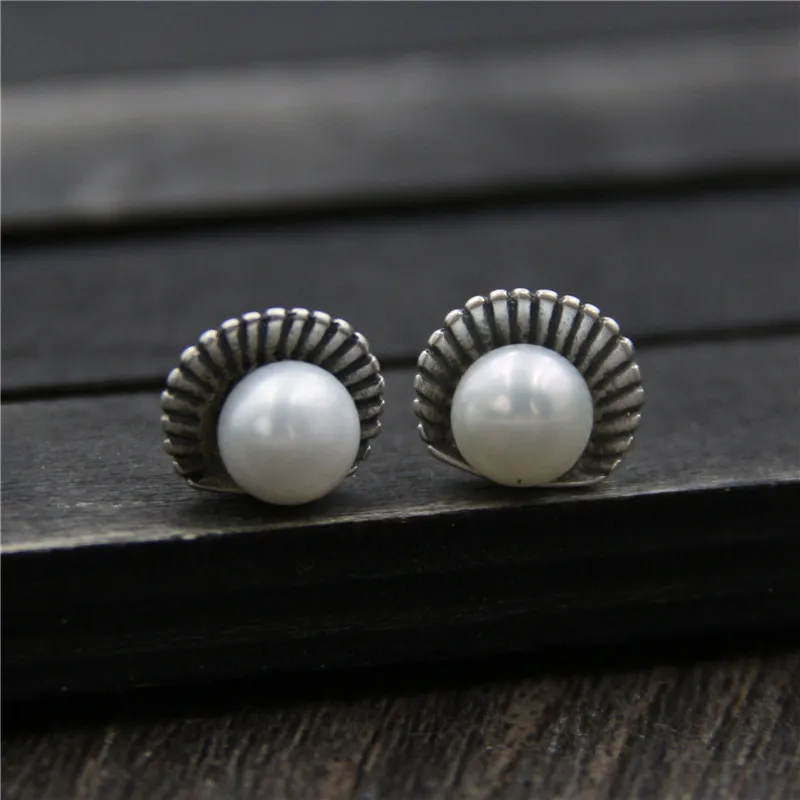 Серьги гвоздики C & R с настоящими искусственными серебряными жемчужинами для