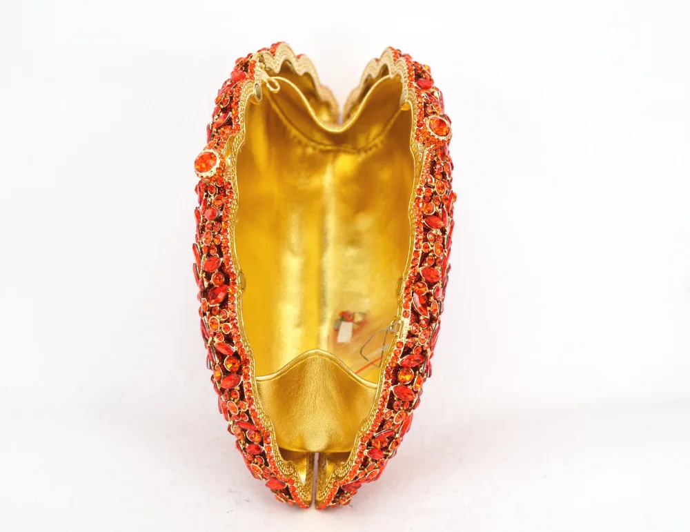 Вечерняя сумка с красными стразами и маленьким оранжевым павлином Сумка шипами