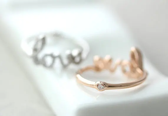 Оптовая продажа кольцо с надписью Love крошечное сердце задней стороны