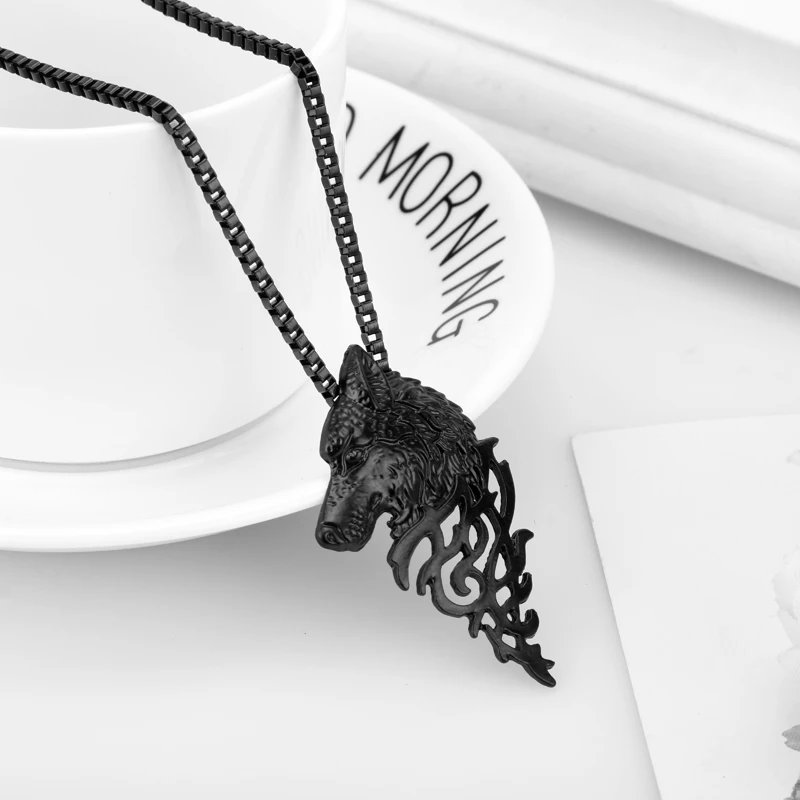 Homme Game of Thrones Hollow Out Metal Wolf Head Necklace Animal Badge Pendant Fashion Jewelry for Male Men Gift