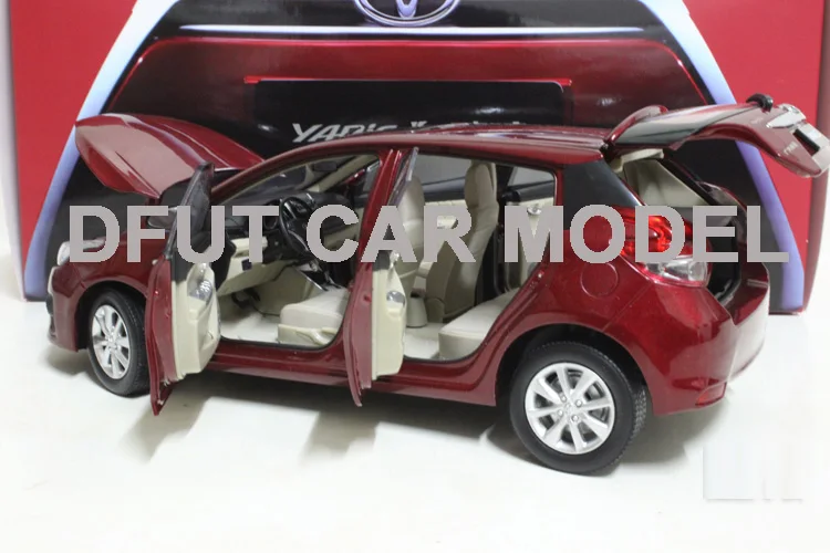 1:18 сплав игрушка с инерционным механизмом транспортных средств YARiS серии L модель автомобиля детские игрушки автомобили авторизованный дети