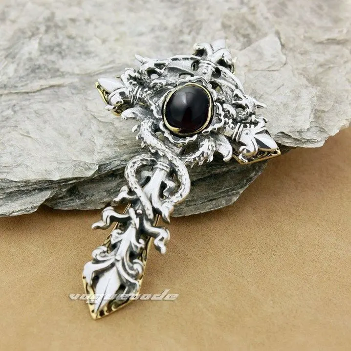 Черная подвеска в виде шпагата дракона из фианита серебряная с твердым камнем