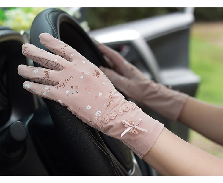 Летние ледяные шелковые солнцезащитные перчатки женские короткие Стильные цветочные маленькие свежие Нескользящие дышащие женские перчатки для вождения FS26