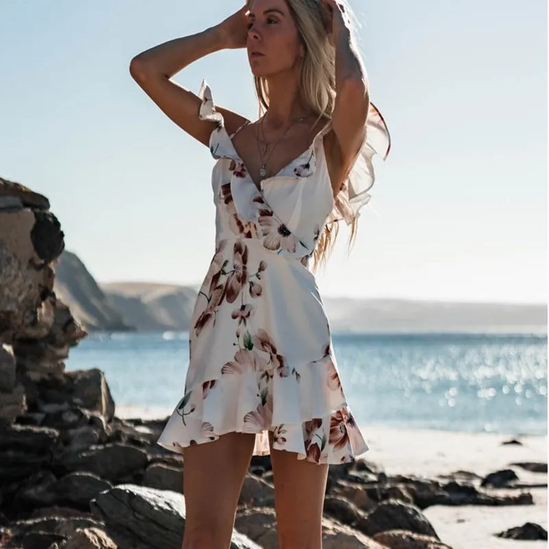 Женское платье с v образным вырезом и принтом на бретельках удобное шифоновое