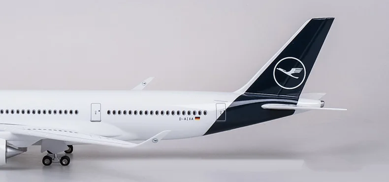 50.5CM 1/142 Scale Diecast Airplane Airbus A350 Lufthansa Airline Model With Bases Wheels Resin Plane For Collection