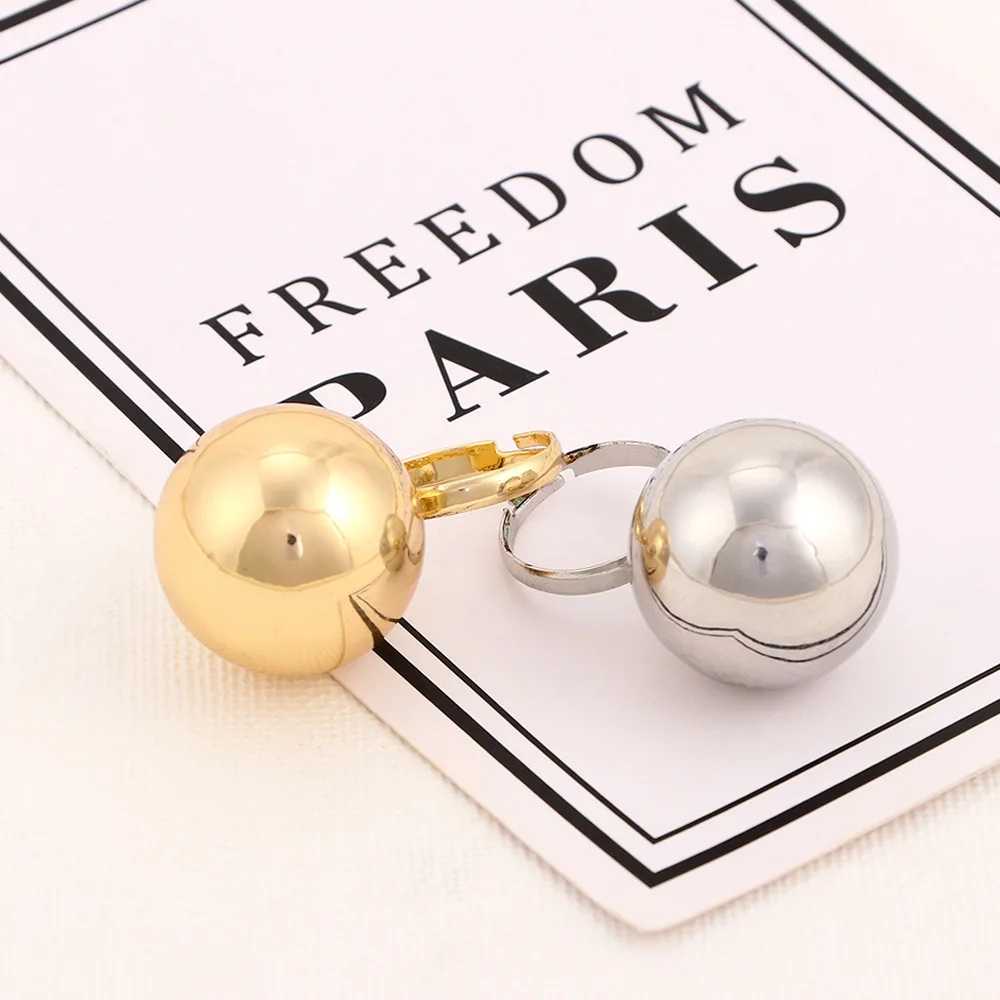 Женские кольца с большими металлическими шариками серебряные золотистого цвета