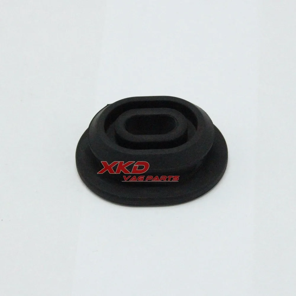 Нижний и верхний кронштейн радиатора в комплекте для женской модели Golf R32 женский