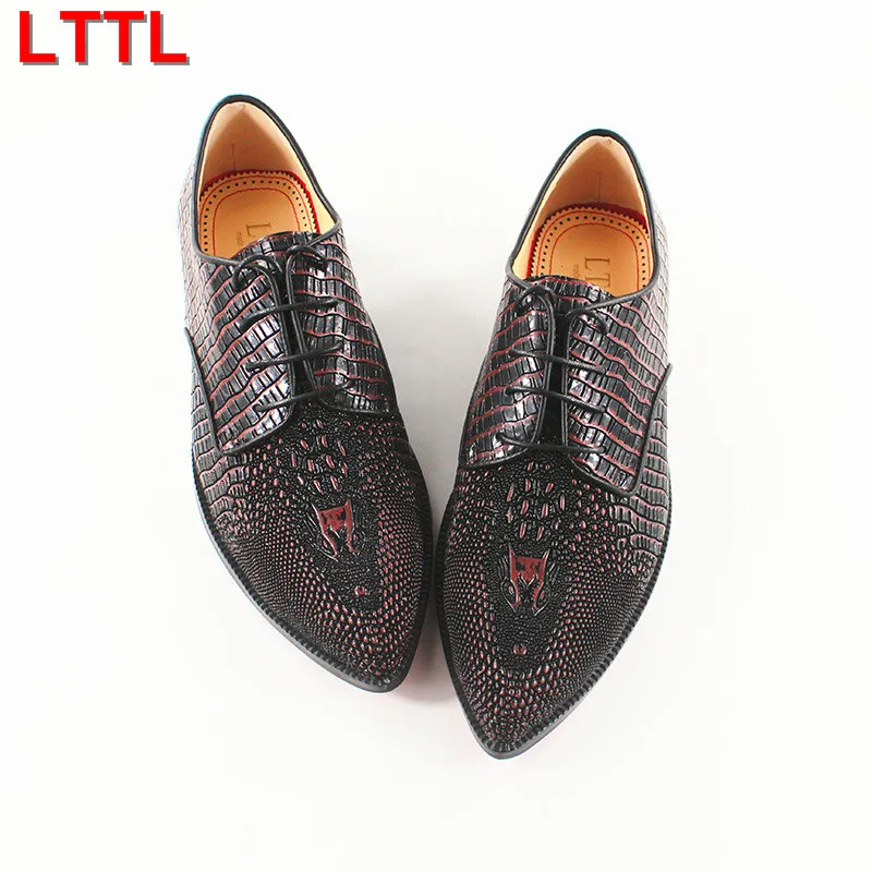 LTTL Моды Кружева До Мужчины Оксфорды Острым Носом Лакированной Кожи Мокасины Zapatos