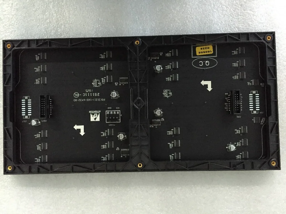64x32 пикселя RGB P7.62 Внутренний светодиодный модуль видеостена 488x244 мм ная