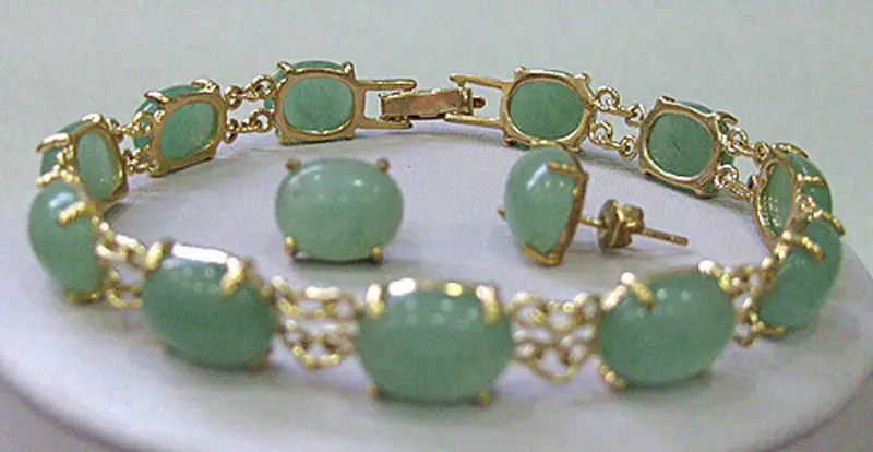 

free P&P***Natural Green Aventurine bracelet earrings set AAA