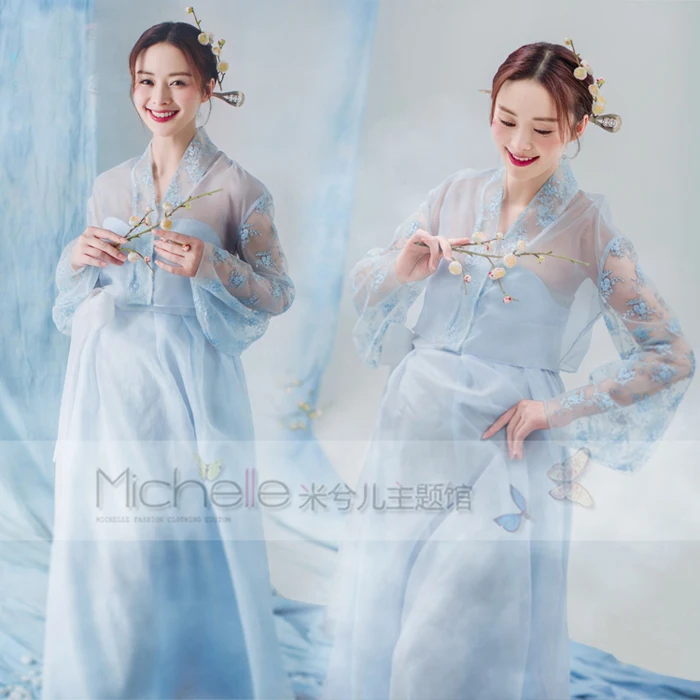 Фотосессия для беременных яркий реквизит красивое длинное сказочное ретро