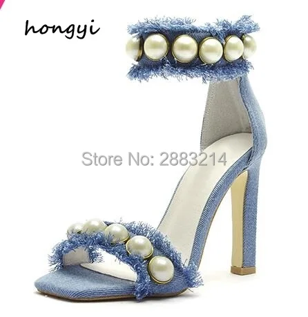 Босоножки с открытым носком и бусинами Украшенные босоножки ремешком на