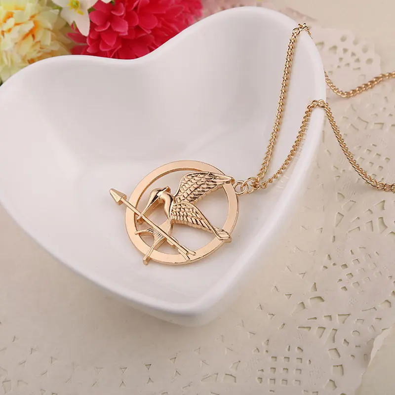 Золотой цвет Горячая pendentif простая Мода для мужчин и женщин поделиться голод игра издевательство птица Двусторонняя стерео Подвеска Ожерелье - Окраска металла: Золотой цвет