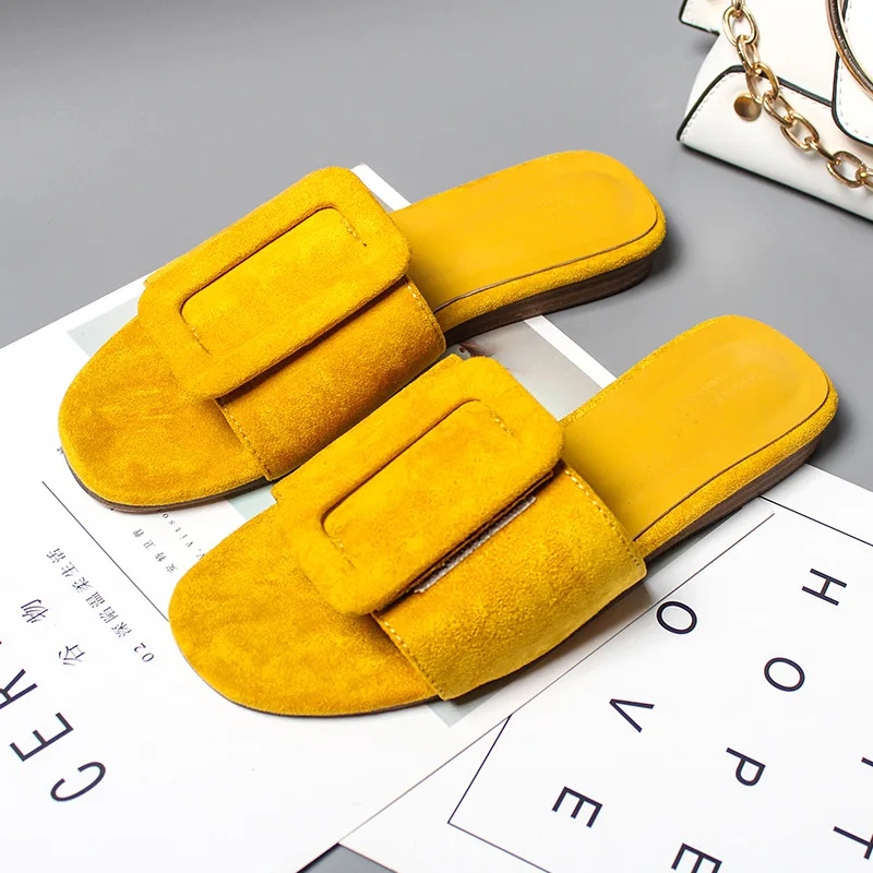 Женские замшевые шлепанцы на плоской подошве с пряжкой удобные пляжные