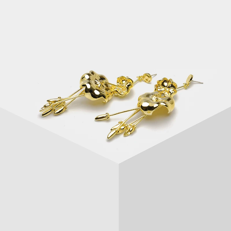 

Amorita boutique Bell-fringed pendant with gold color fashion earrings