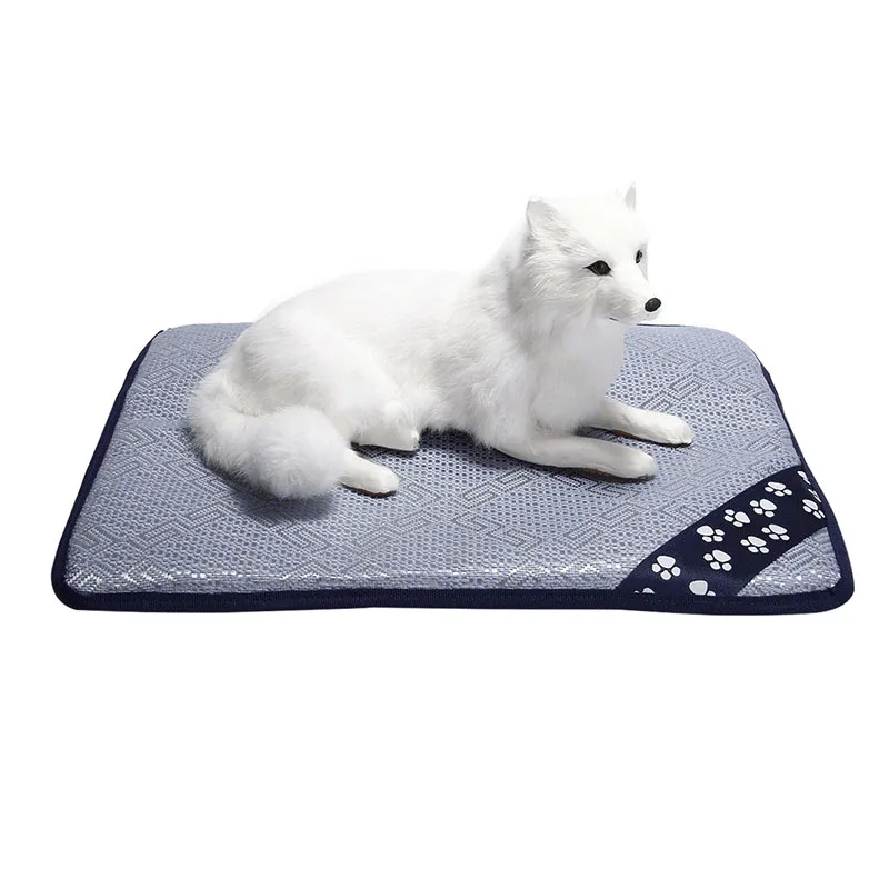 Охлаждающий коврик для собак и кошек охлаждающий напольный из ледяного шелка
