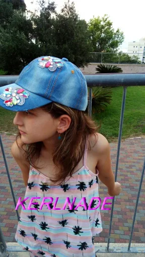 Оптовая продажа Детские кепки милая бейсболка Стразы с цветочным рисунком для