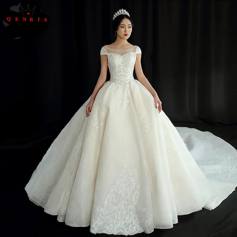 Custom Made Empire Long Train Fluffy Lace Tulle Flowers Luxury Formal Wedding Dresses 2021 Vintage Wedding Gown YB132