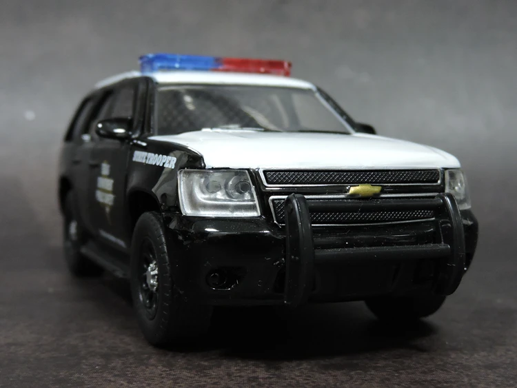 Специальный литой металл 1/32 Tahoe классический американский автомобиль модель дома дисплей Коллекция с упаковкой