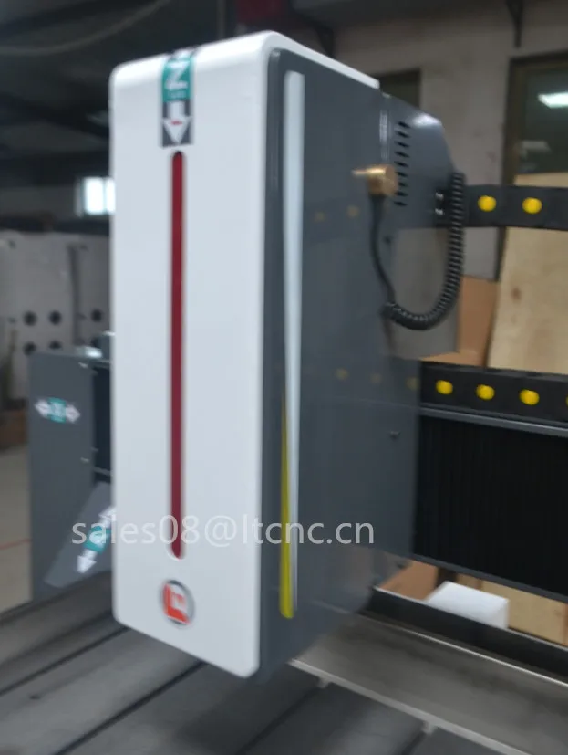 Мягкая металлическая машина для резки 2.2kw водяным охлаждением Фрезерный станок с