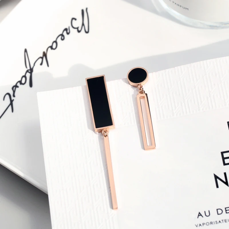 

YUN RUO 2019 Fashion Personality Asymmetrical Stud Earring Woman Rose Gold Color Titanium Steel Jewelry Birthday Gift Not Fade