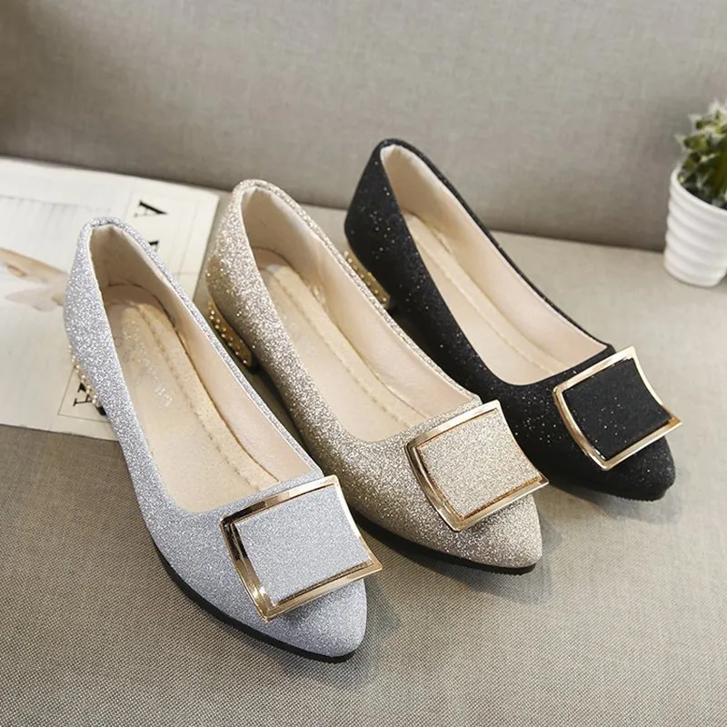 Женские лоферы на плоской подошве с золотистыми пряжками черные Повседневные