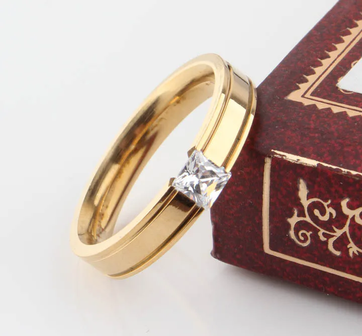 Женское кольцо из титановой стали золотого цвета с фианитами корейские модные