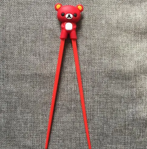 Bear Red Горячая Распродажа, 1 пара, разноцветная Милая панда, кошка, Миньоны, Обучающие тренировочные палочки для еды, детская китайская палочка для еды, подарки для учащихся - Цвет: Bear Red