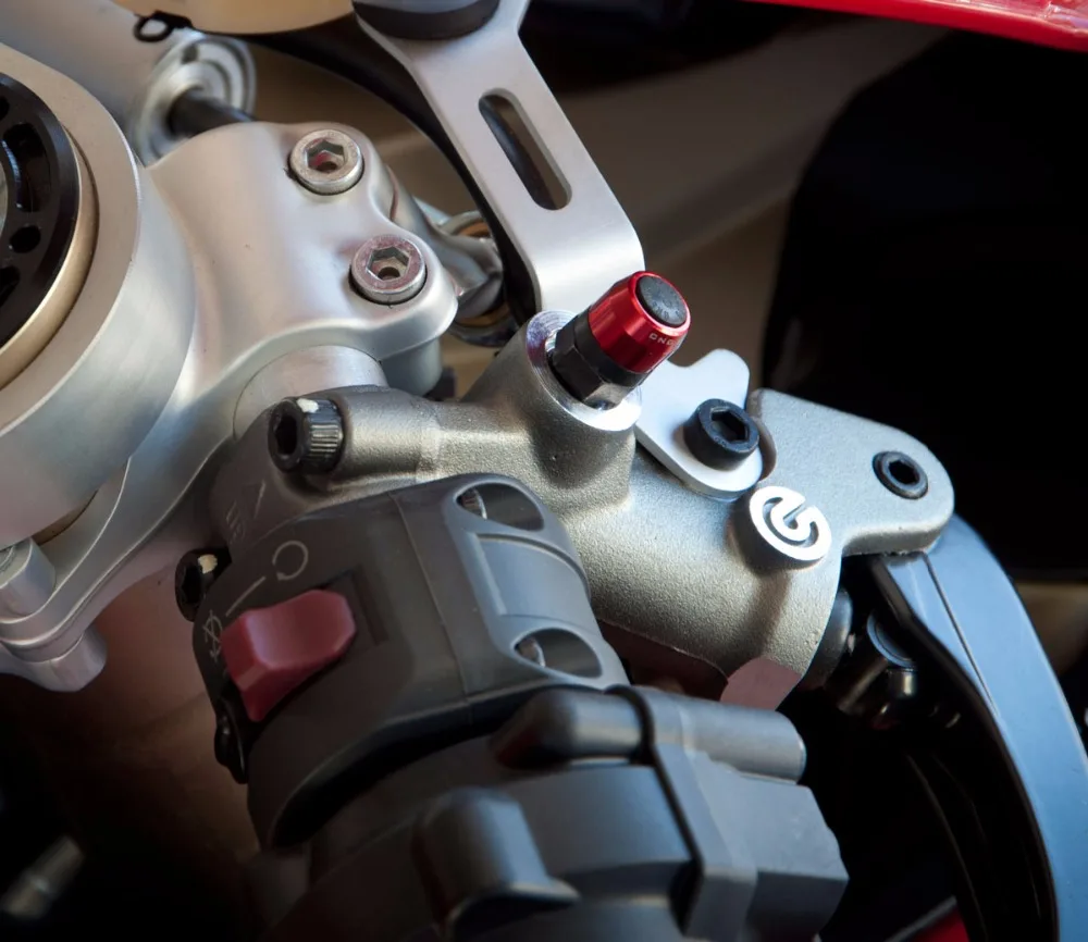 Motorcycle CNC Racing Street Billet Bleed Valve Cover Kit For BREMBO Caliper &amp Master Cylinder Universal | Автомобили и