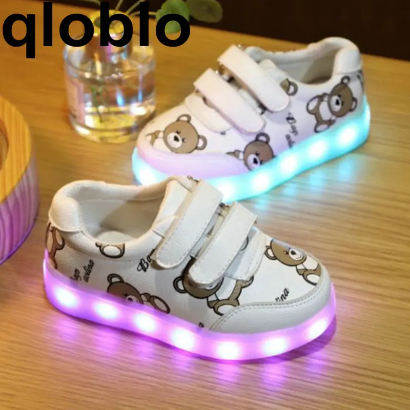 Qloblo дети Обувь кожаная для девочек светящиеся световой Спортивная обувь с